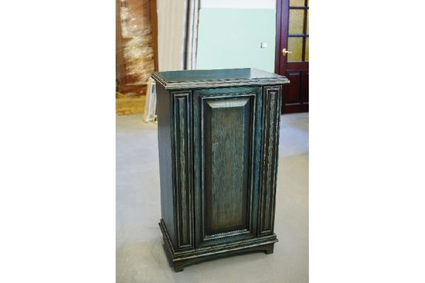 Stand for placing a safe box